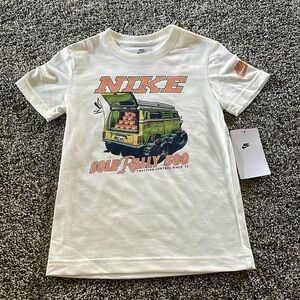 NEW! NIKE “SOLE RALLY 500” SNEAKER T-SHIRT. SIZE 5. BOYS.